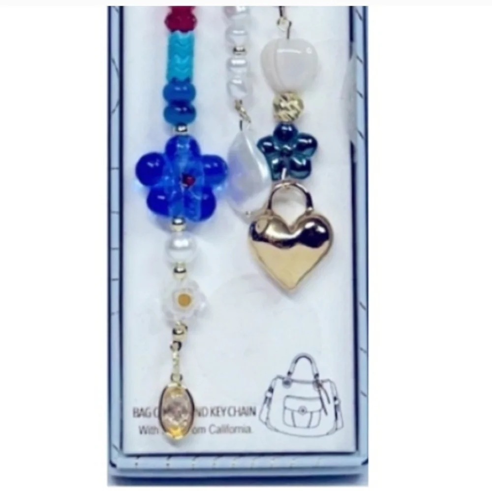 💙▪️EyeCandy▪️los Angeles  Beautiful  Bag Charm Key Chain Glass Beaded